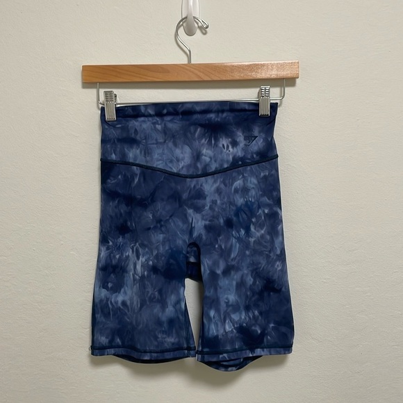 Gymshark Blue Tie Dye Workout Short Size Small - Picture 1 of 6
